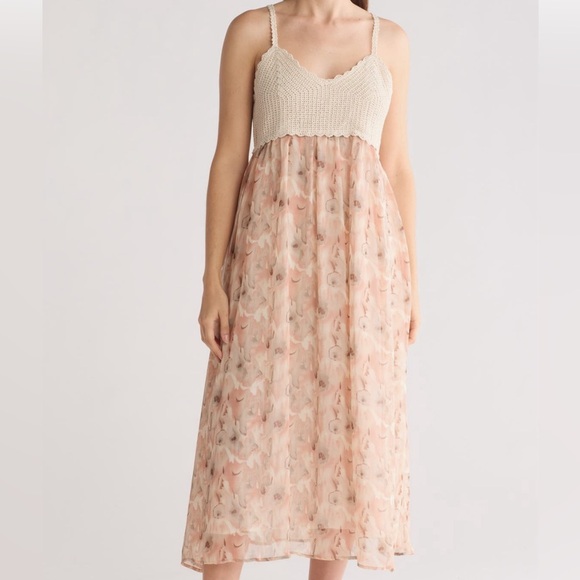 STITCHDROP Mokopuko Crotchet Trim Babydoll Floral Maxi Dress Size Medium - Picture 2 of 3